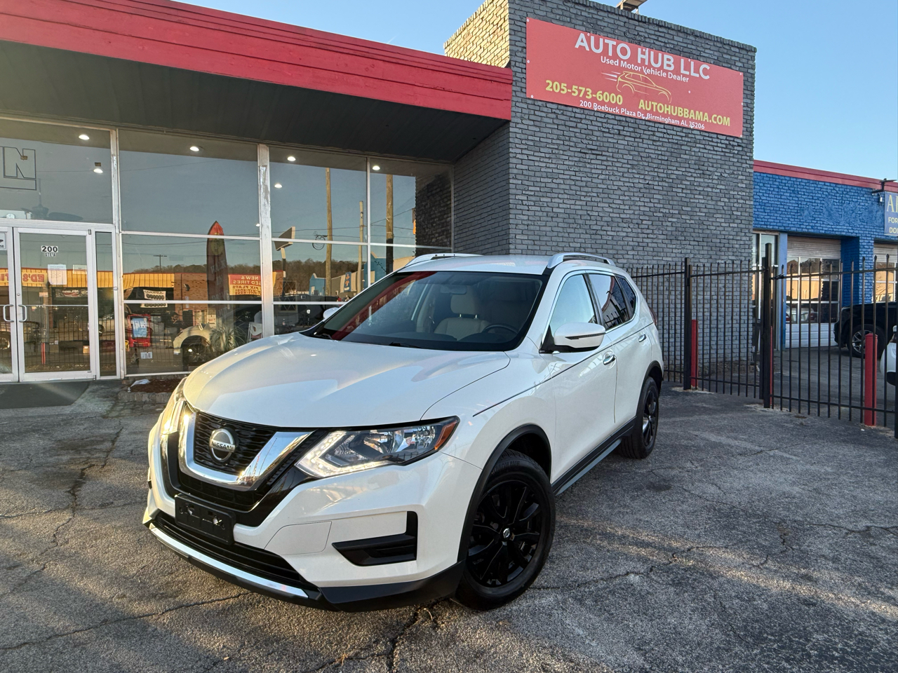 2018 Nissan Rogue SV's photo