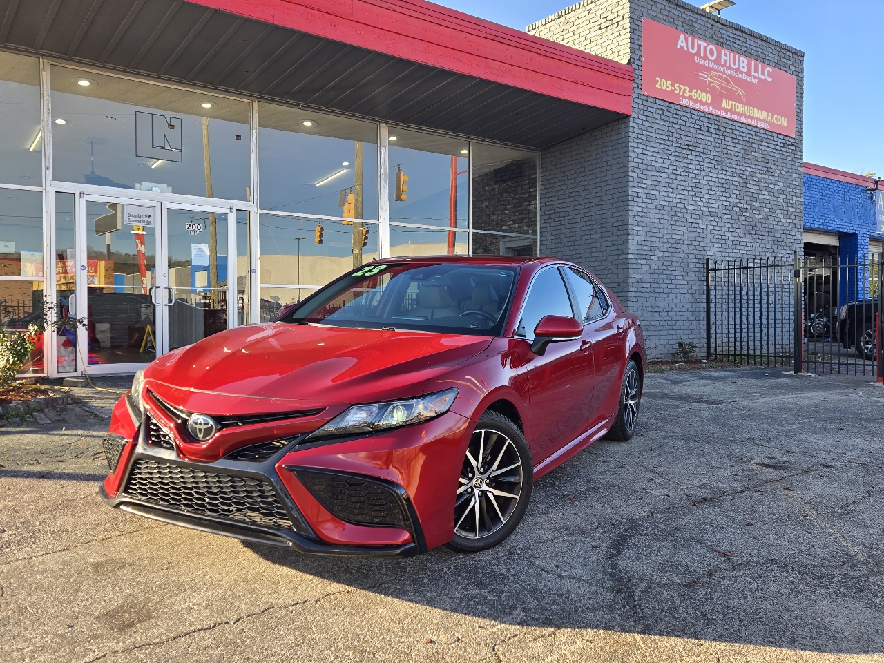 2023 Toyota Camry SE's photo