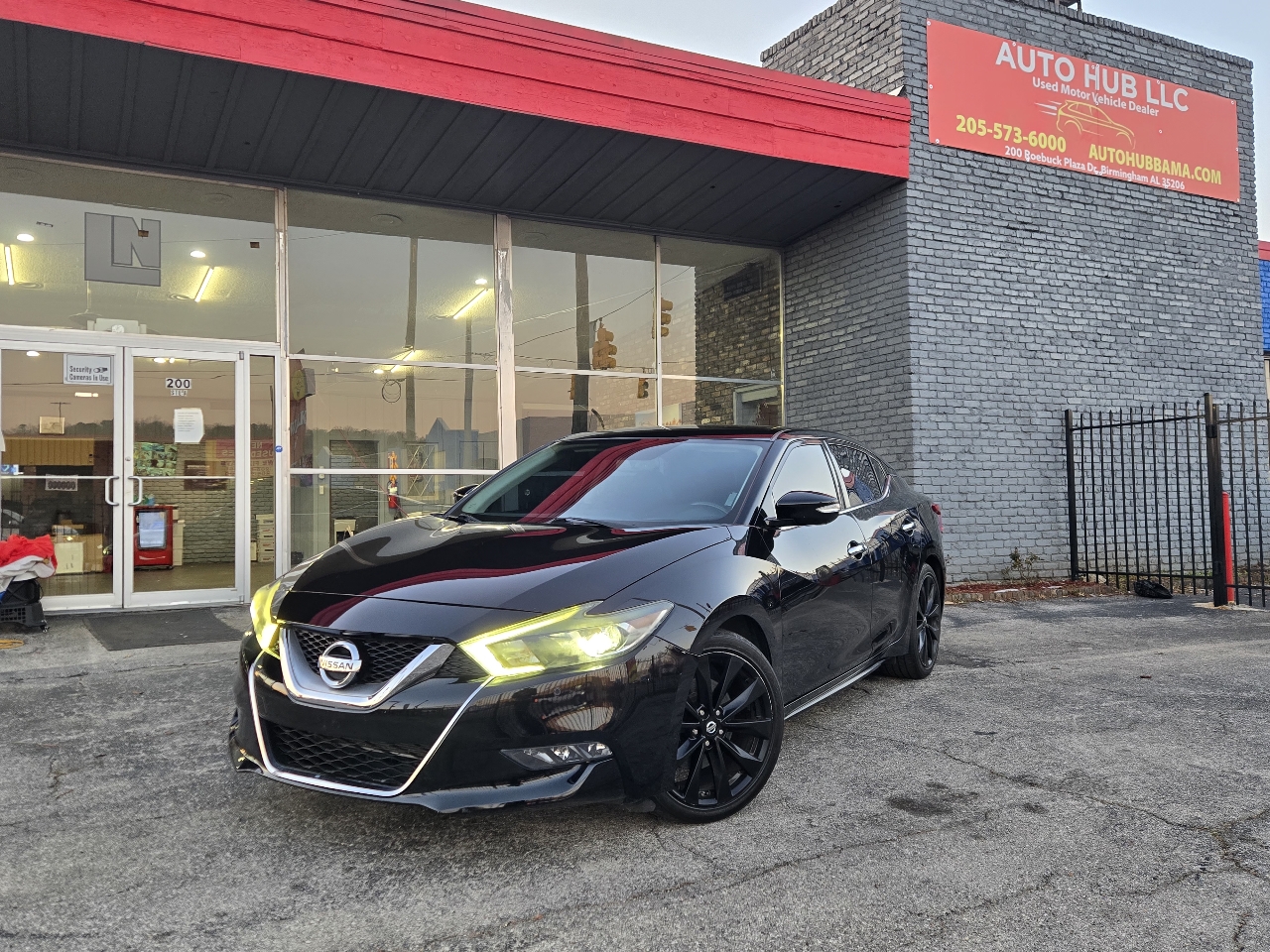 2017 Nissan Maxima SR