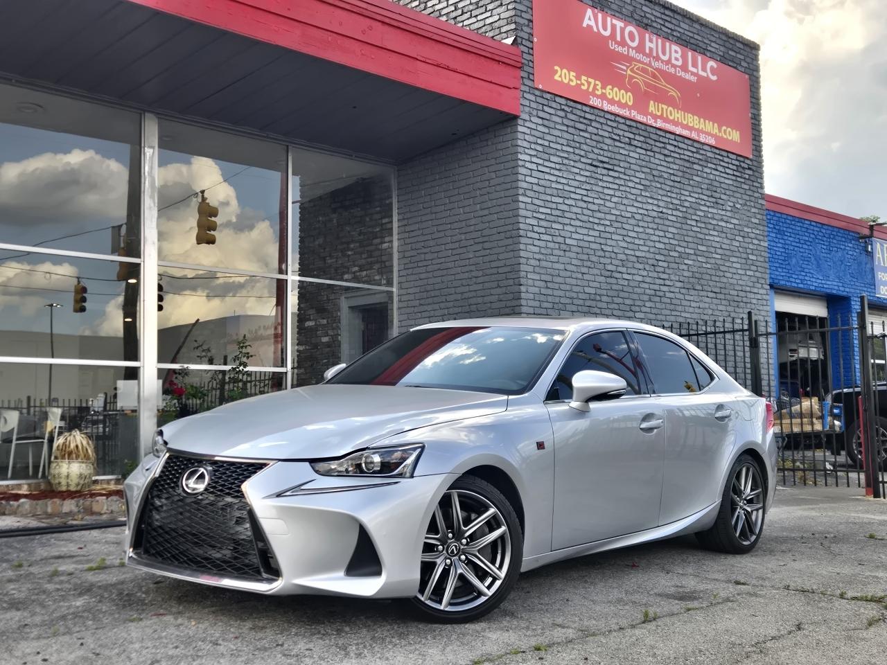 2017 Lexus IS 350 200t's photo