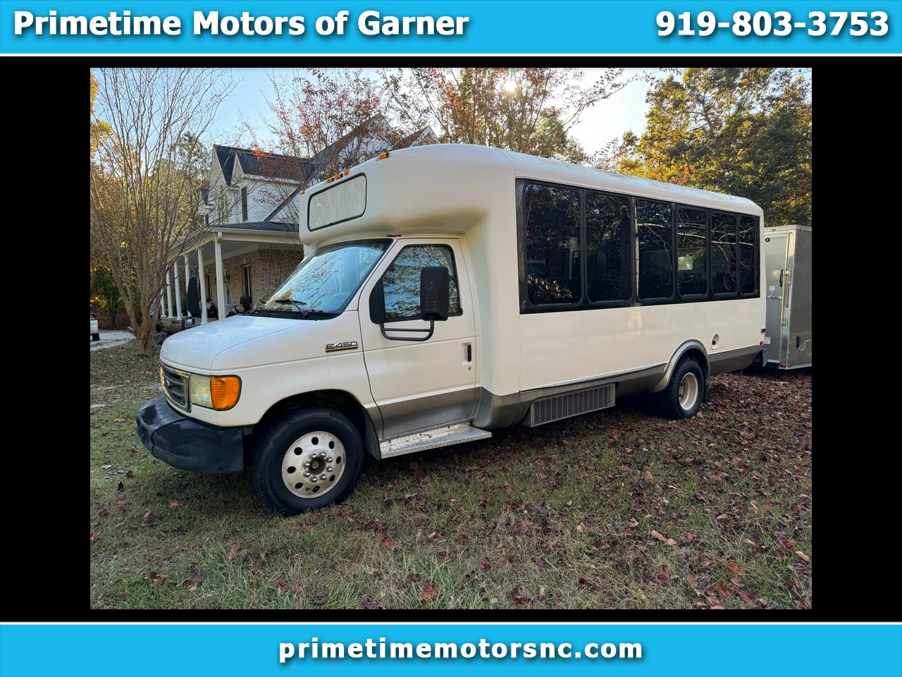 Ford Econoline E-450 Super Duty 2006