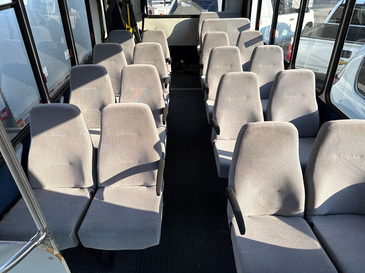 Ford Econoline E-450 Super Duty 2006