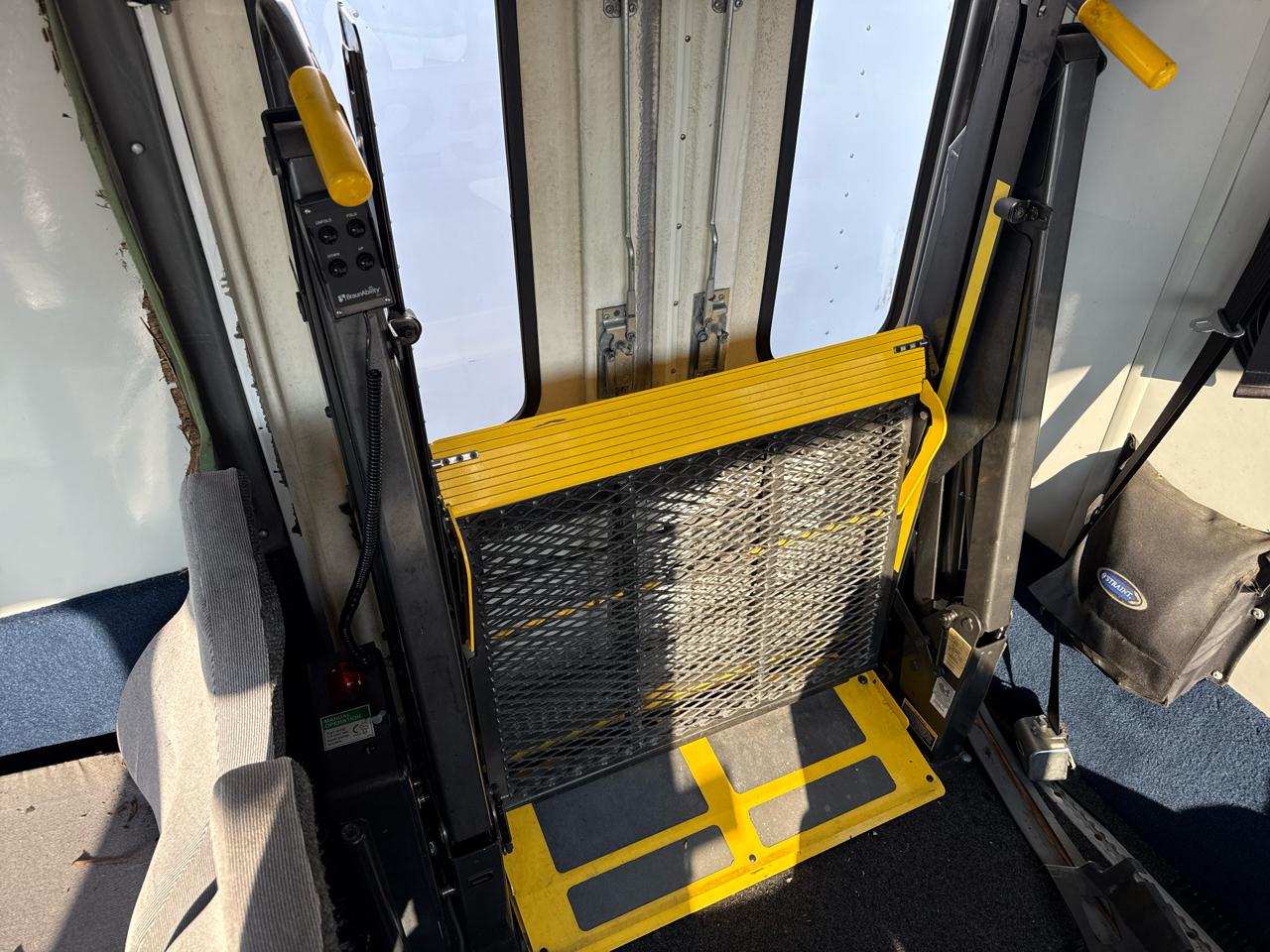 Ford Econoline E-450 Super Duty 2006