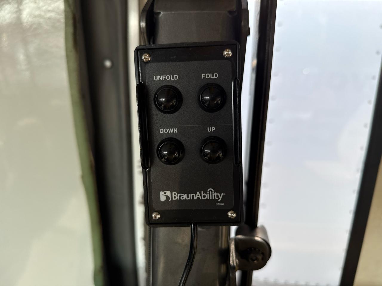 Ford Econoline E-450 Super Duty 2006