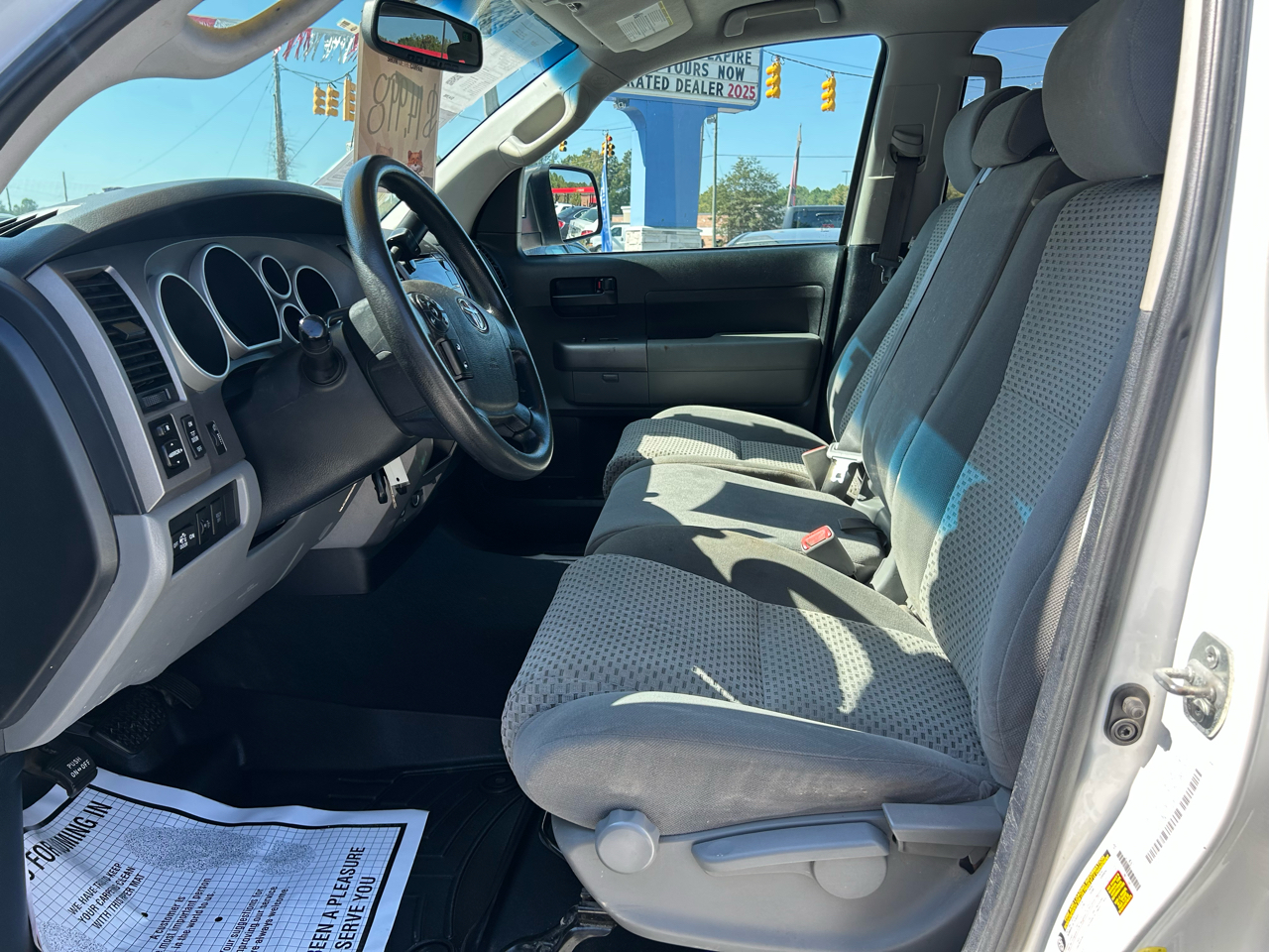 2012 Toyota Tundra CrewMax photo 6