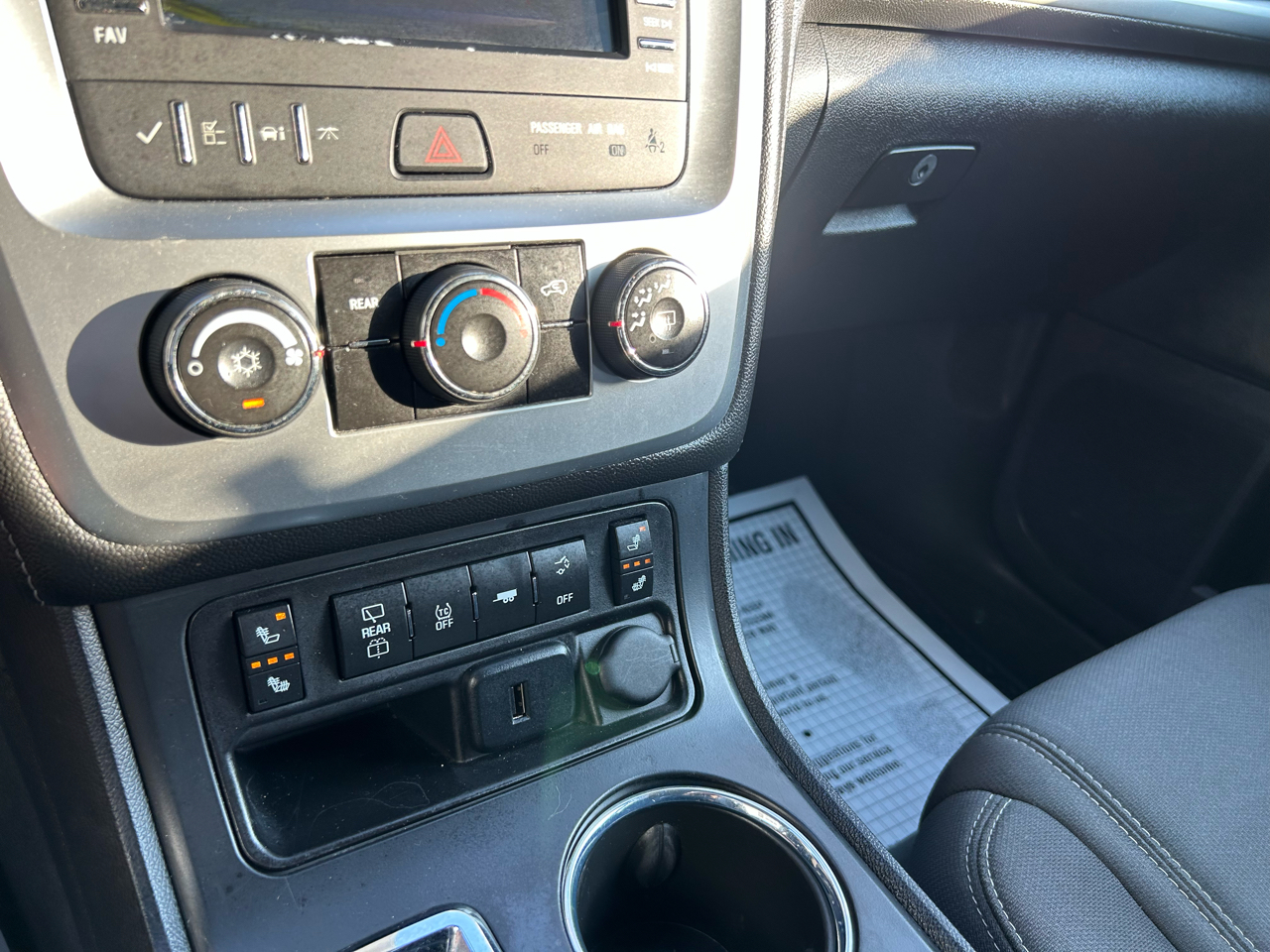 2015 Gmc Acadia SLE photo 16