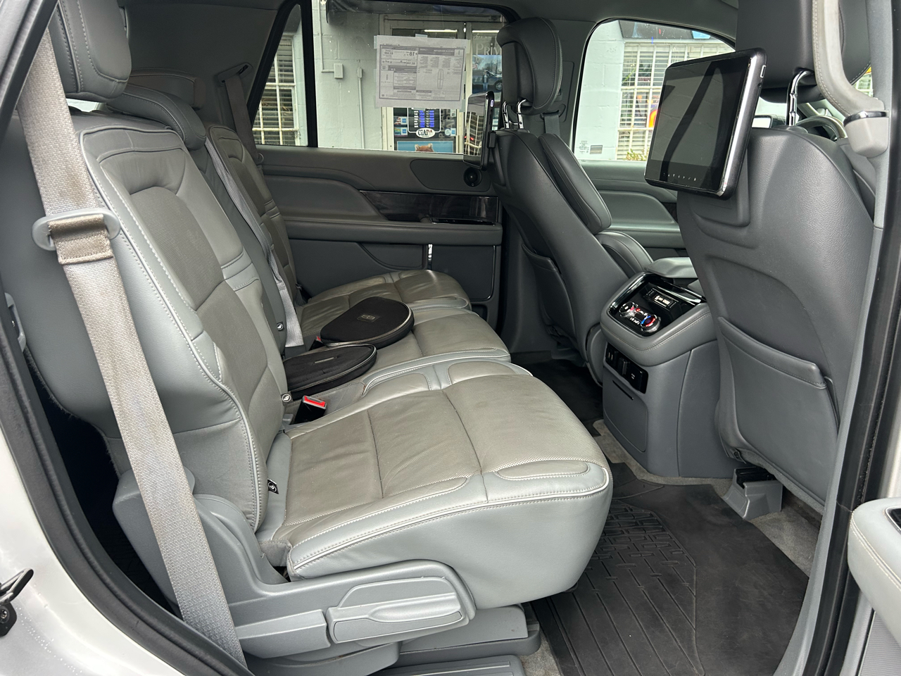 2019 Lincoln Navigator Select photo 7