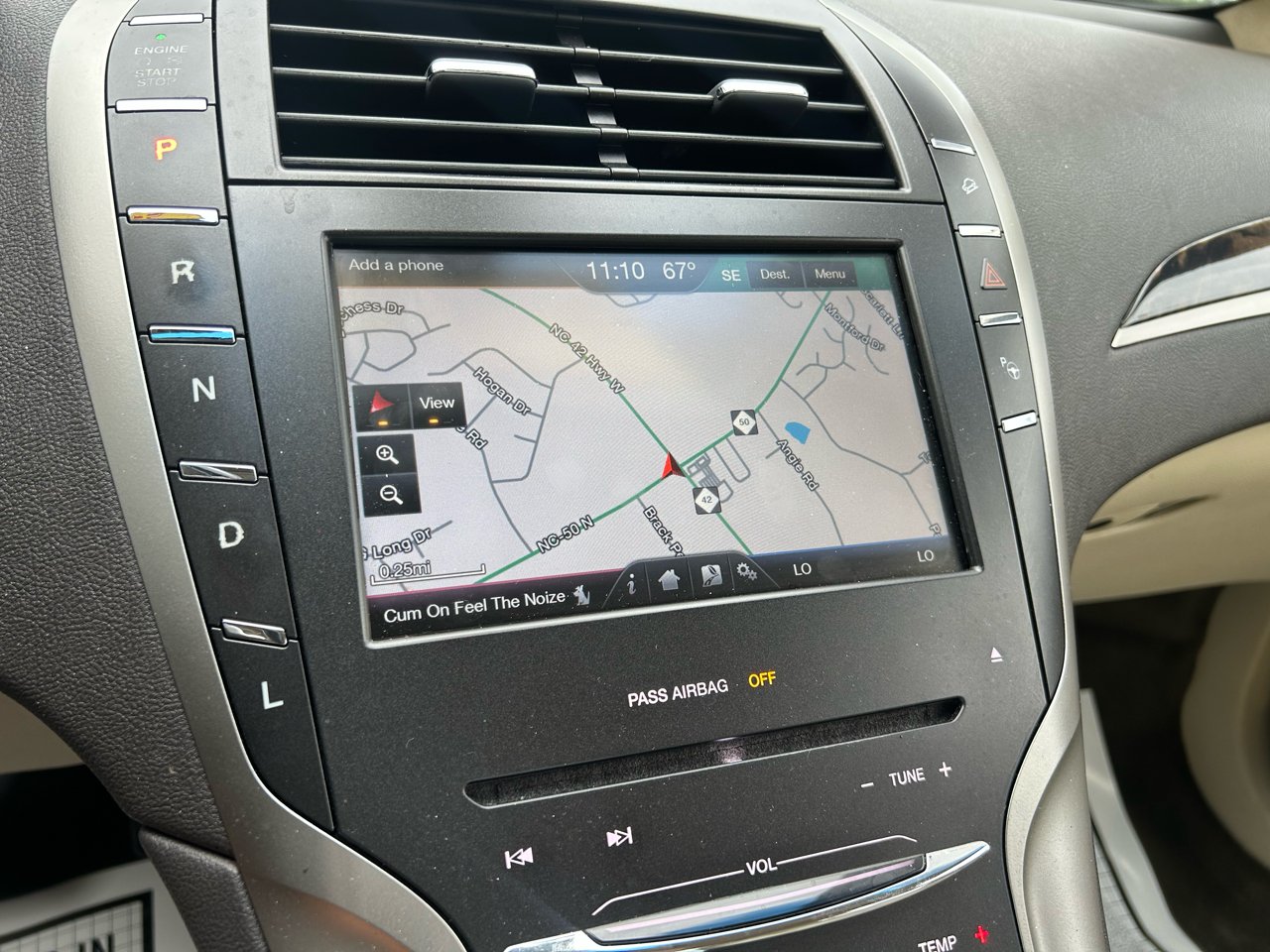 2015 Lincoln MKZ photo 11