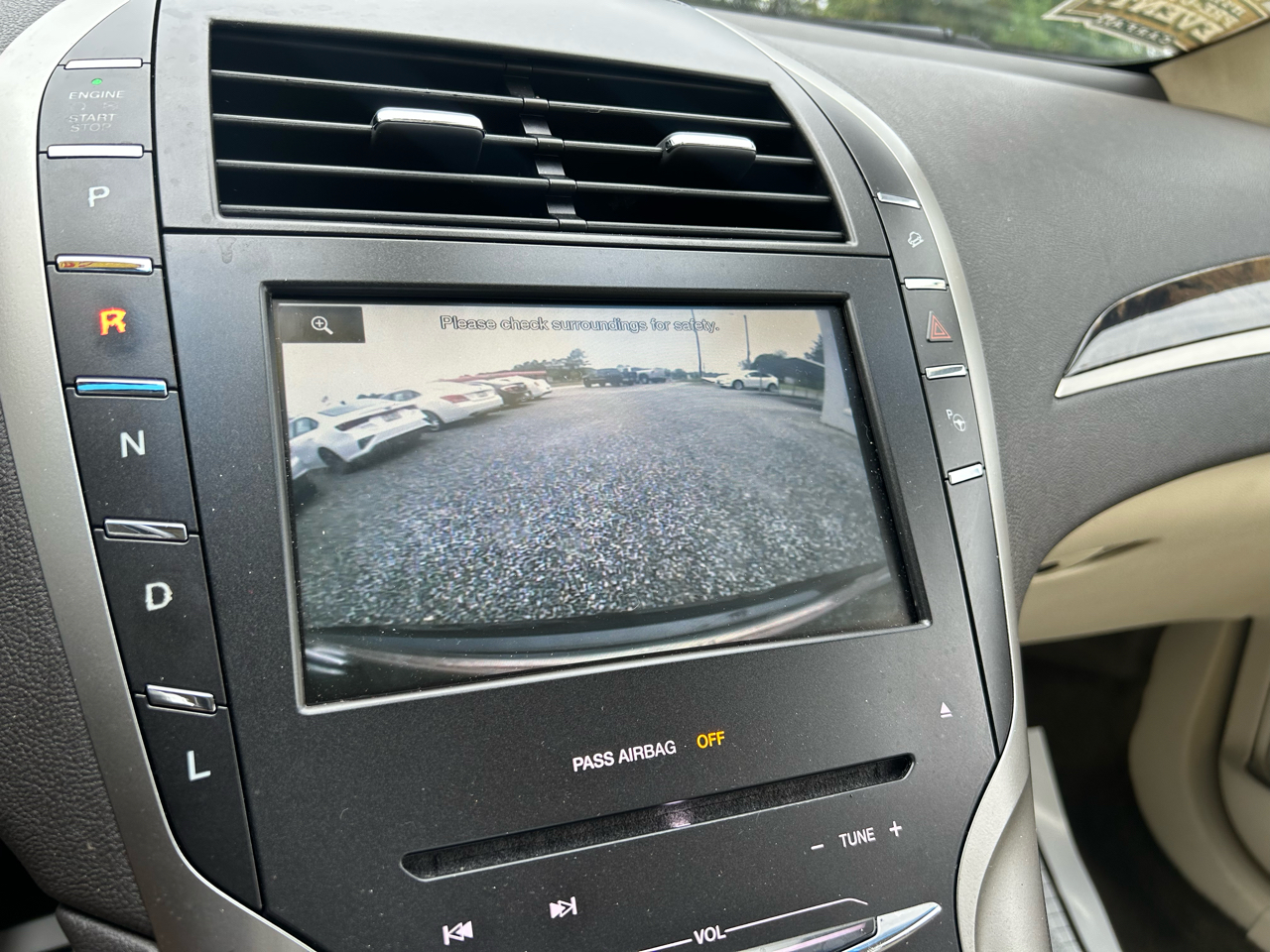 2015 Lincoln MKZ photo 12