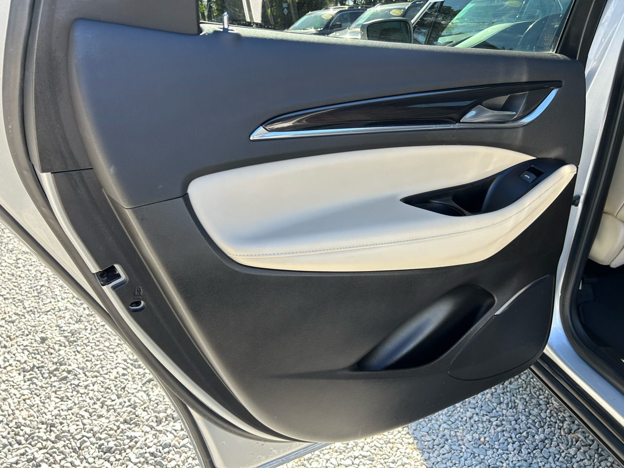 Buick Enclave Essence 4D SUV FWD 2019 Buick Enclave Essence 4D SUV FWD 2019