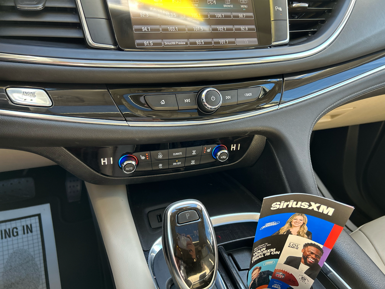 Buick Enclave Essence 4D SUV FWD 2019 Buick Enclave Essence 4D SUV FWD 2019