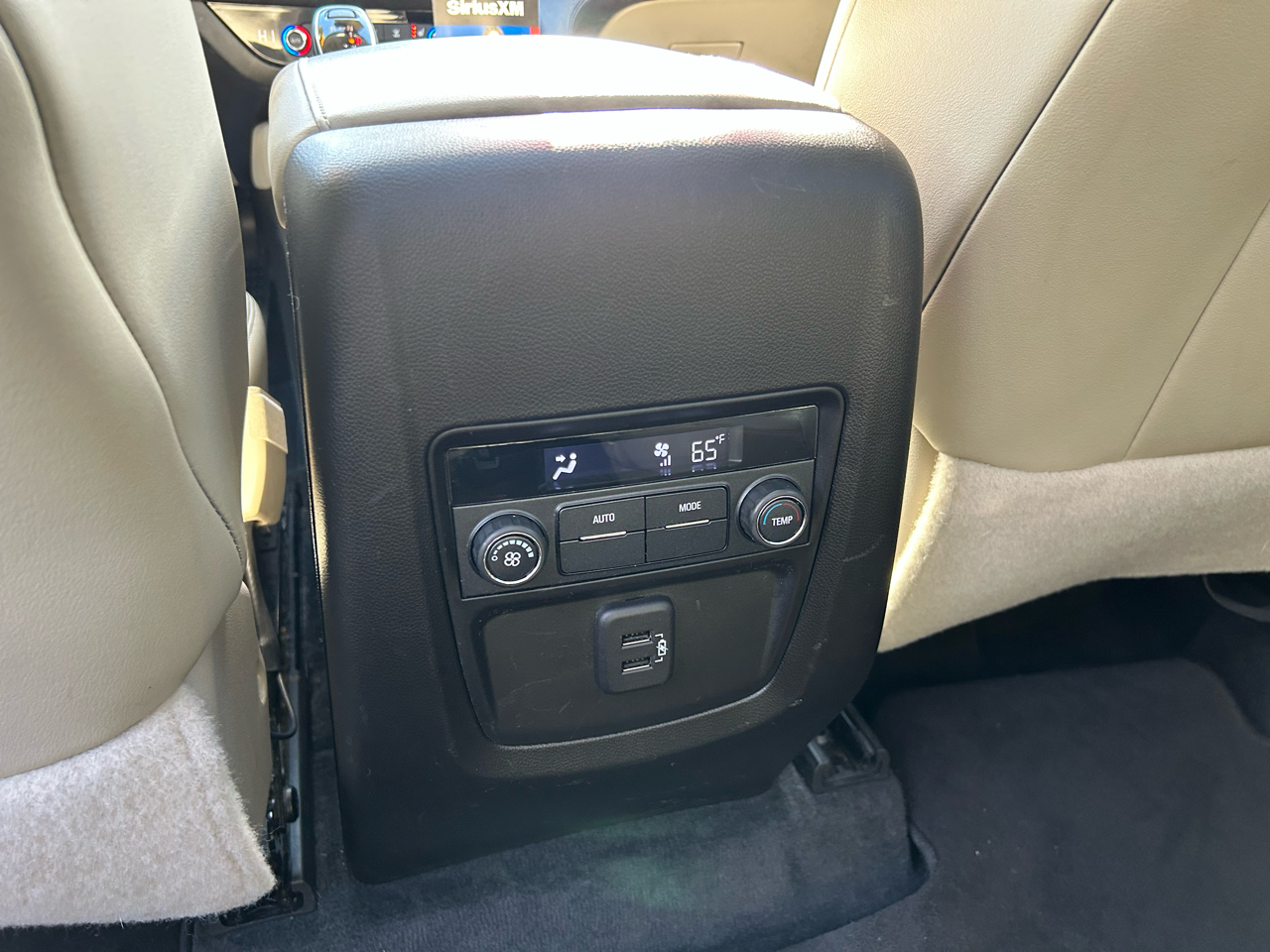 Buick Enclave Essence 4D SUV FWD 2019 Buick Enclave Essence 4D SUV FWD 2019