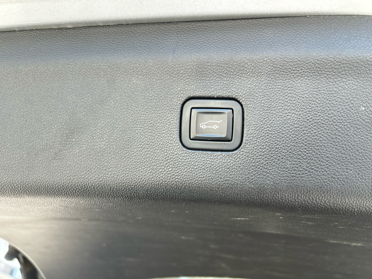 Buick Enclave Essence 4D SUV FWD 2019 Buick Enclave Essence 4D SUV FWD 2019