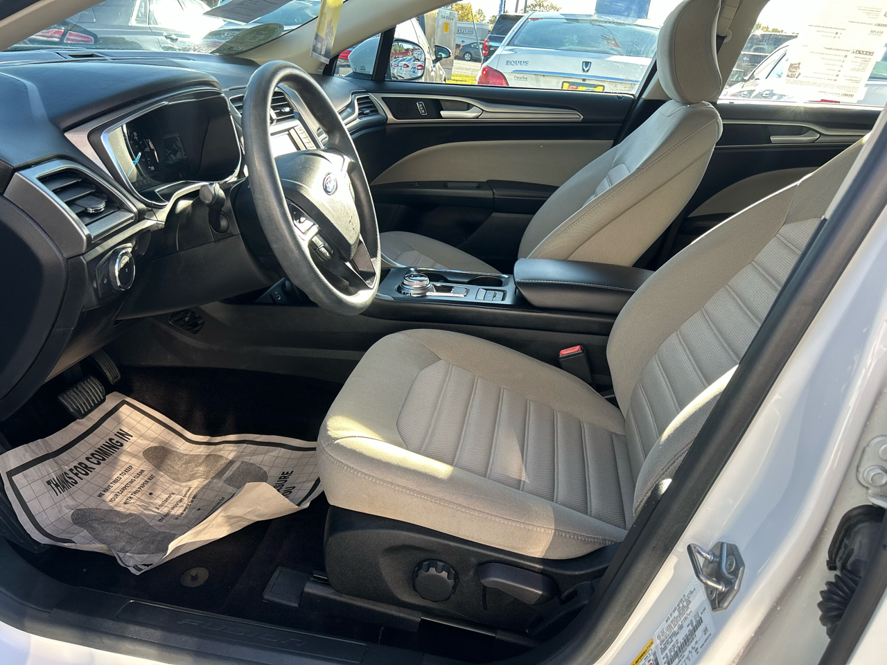 Ford Fusion 4dr Sdn Hybrid FWD 2017 Ford Fusion 4dr Sdn Hybrid FWD 2017