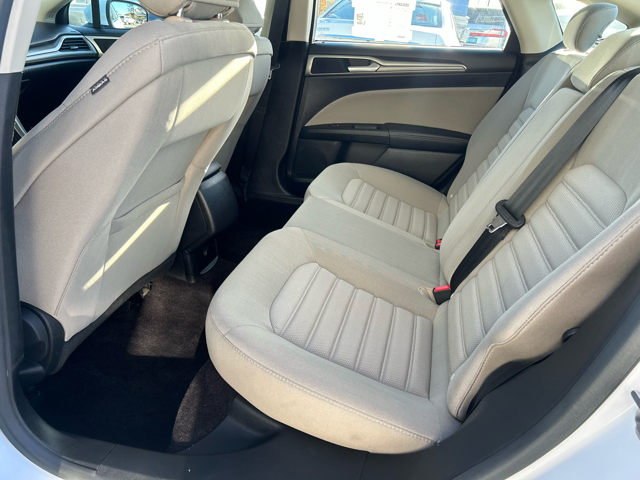 Ford Fusion 4dr Sdn Hybrid FWD 2017 Ford Fusion 4dr Sdn Hybrid FWD 2017