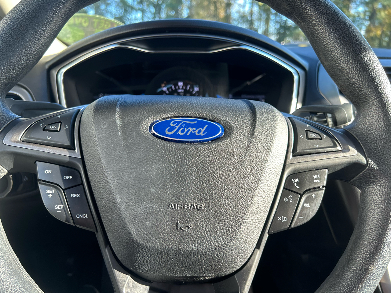 Ford Fusion 4dr Sdn Hybrid FWD 2017 Ford Fusion 4dr Sdn Hybrid FWD 2017