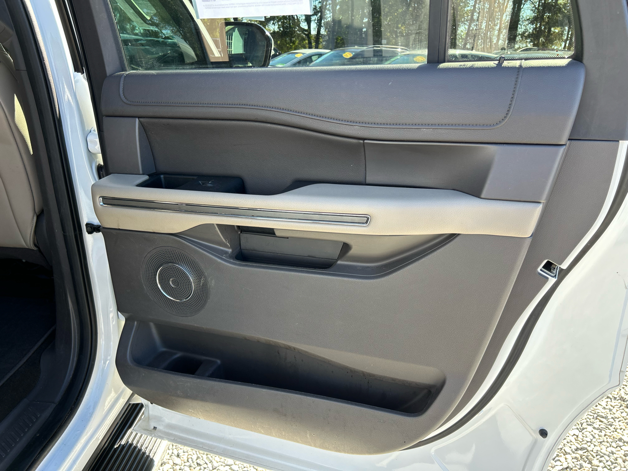 Ford Expedition Max XLT 4D SUV 4WD 2020 Ford Expedition Max XLT 4D SUV 4WD 2020