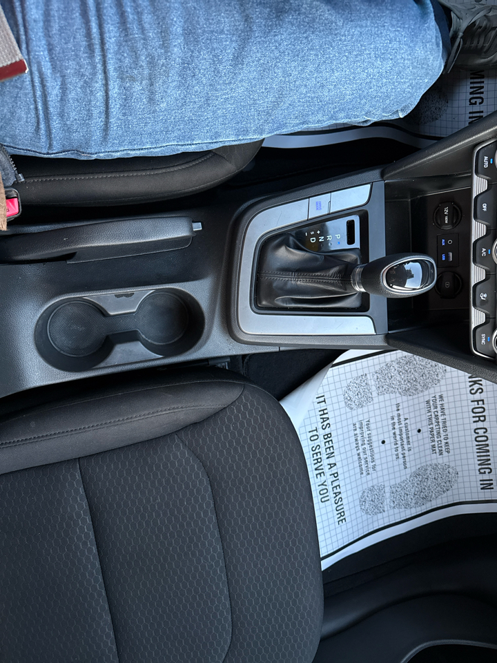 Hyundai Elantra SE 4D Sedan 2020
