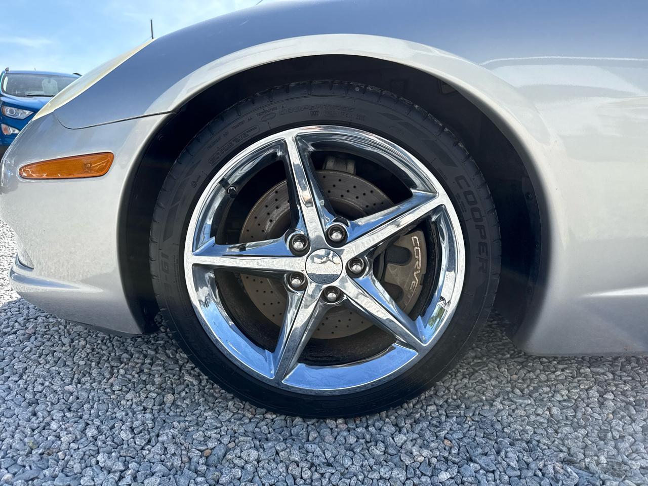 Chevrolet Corvette 2dr Coupe 2005