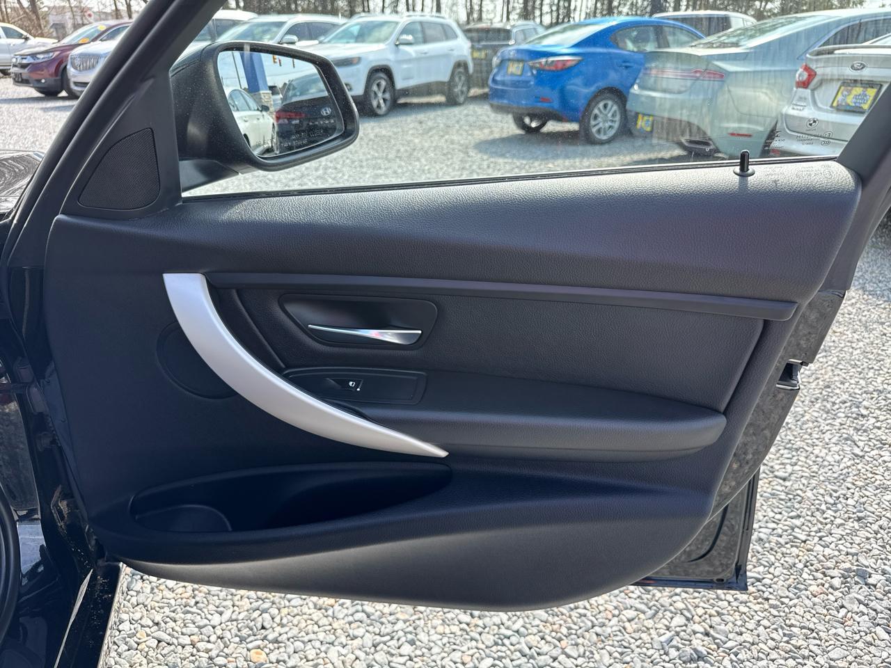 BMW 3-Series 320xi 4D Sedan 2016