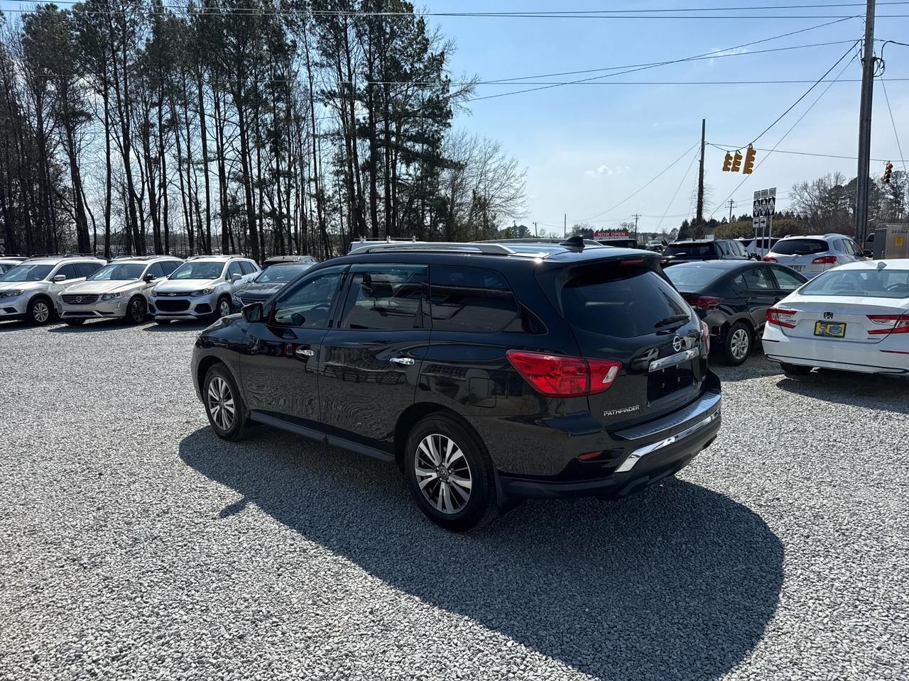 Nissan Pathfinder SV 4D SUV FWD 2020