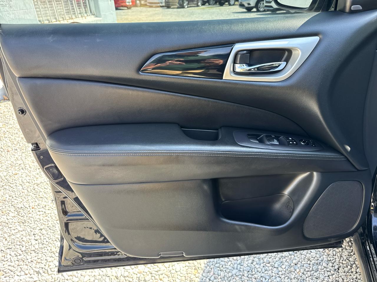 Nissan Pathfinder SV 4D SUV FWD 2020