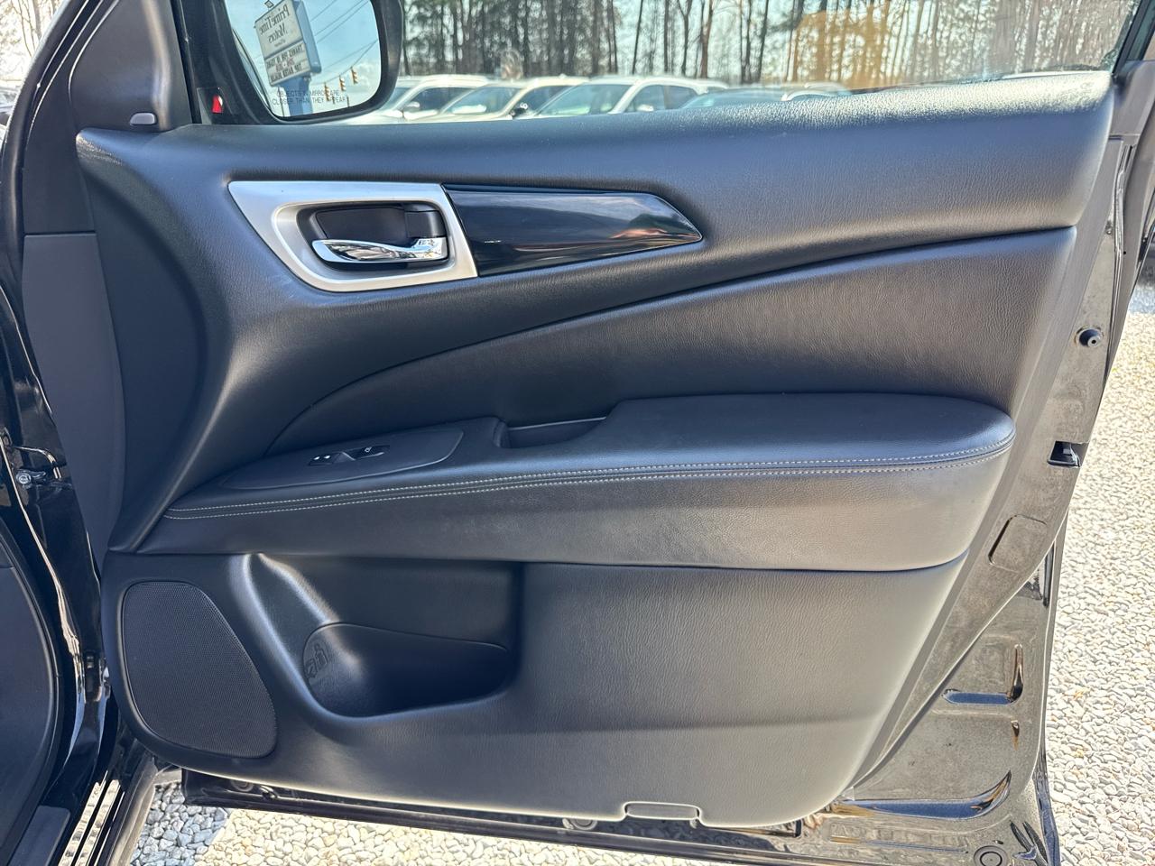 Nissan Pathfinder SV 4D SUV FWD 2020