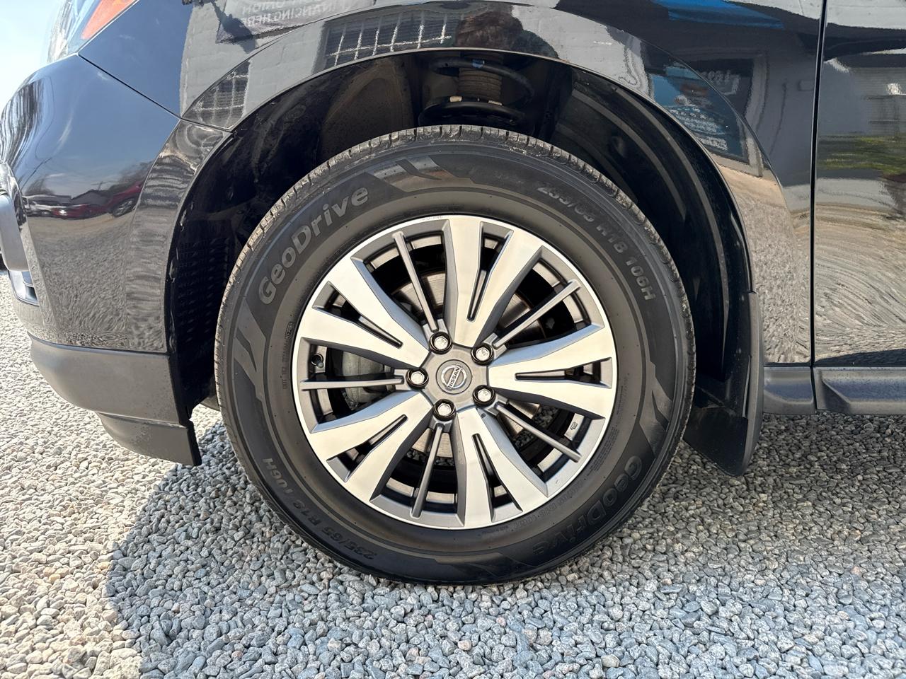 Nissan Pathfinder SV 4D SUV FWD 2020