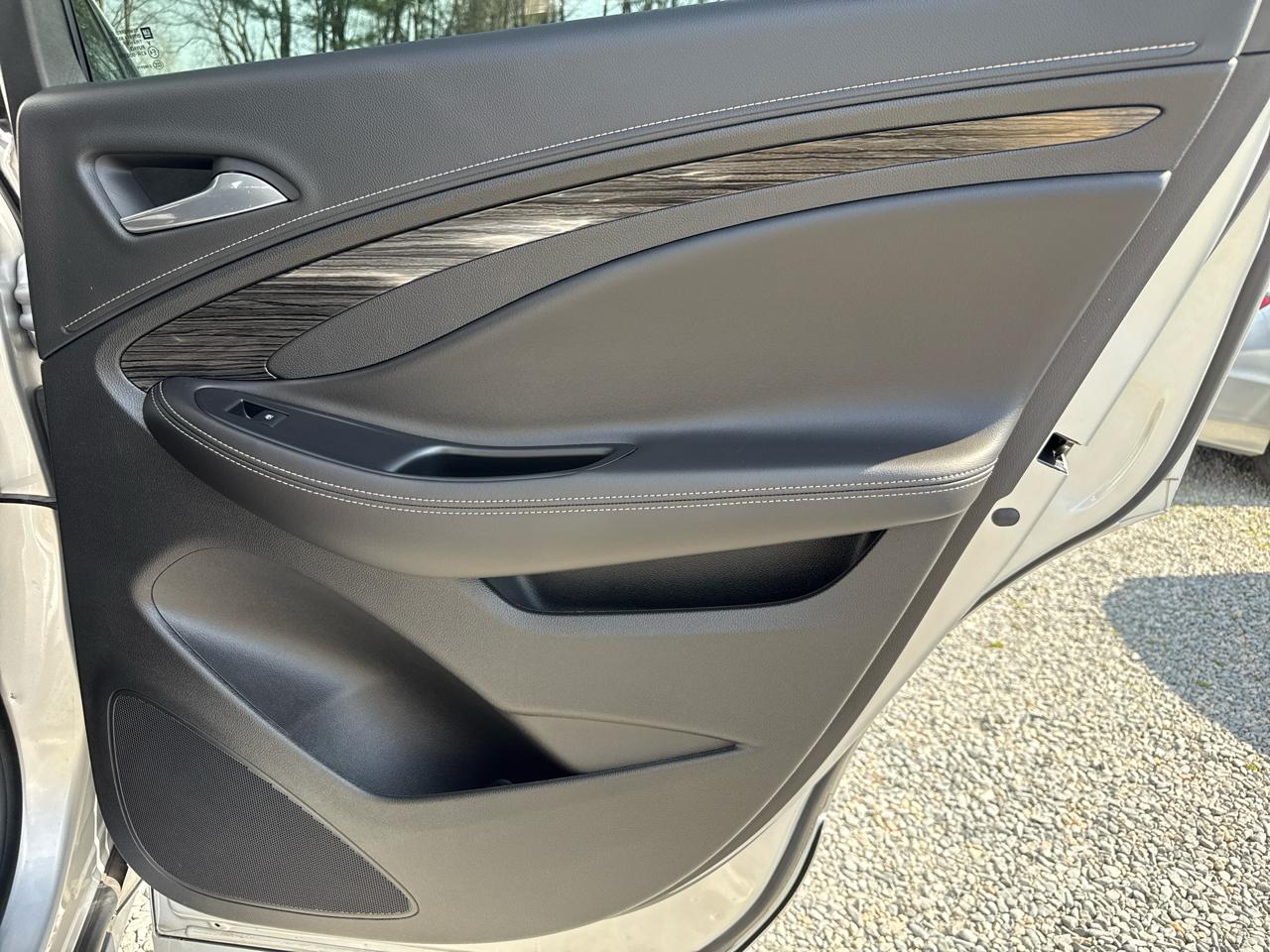 Buick Envision Essence 4D SUV FWD 2018