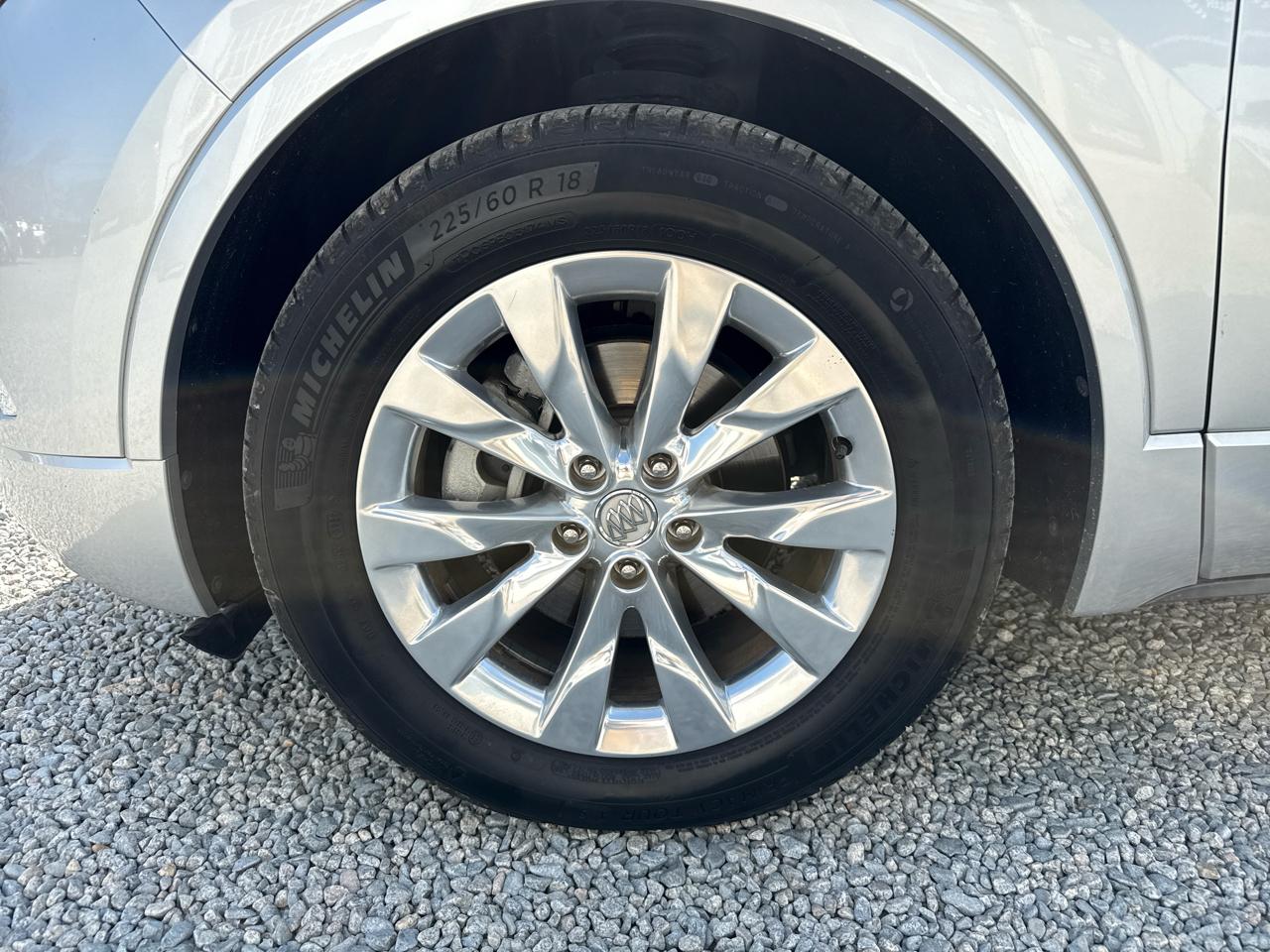 Buick Envision Essence 4D SUV FWD 2018