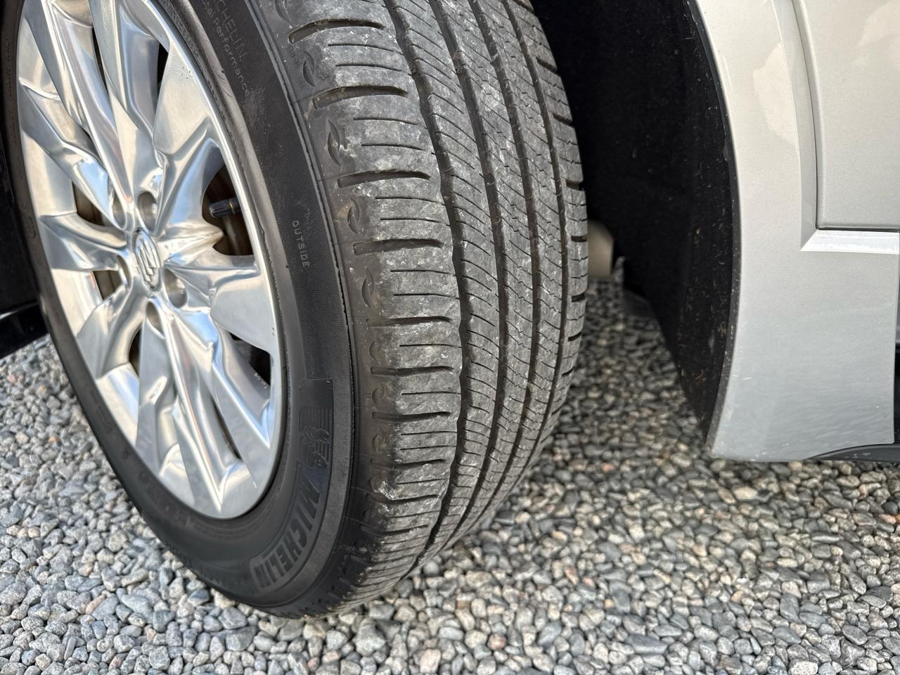 Buick Envision Essence 4D SUV FWD 2018