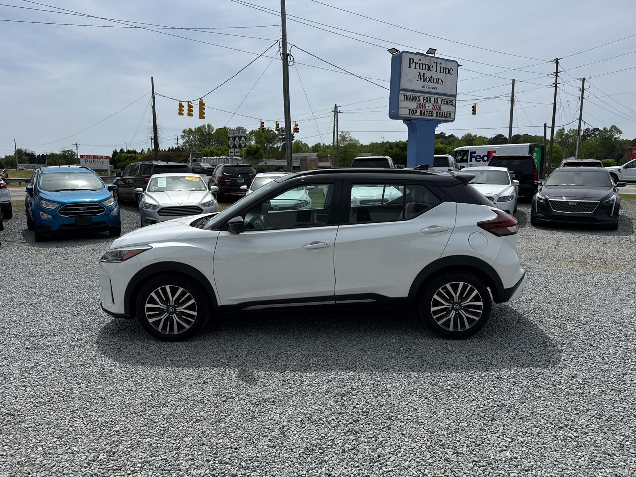 Nissan Kicks SR 4D SUV FWD 2021