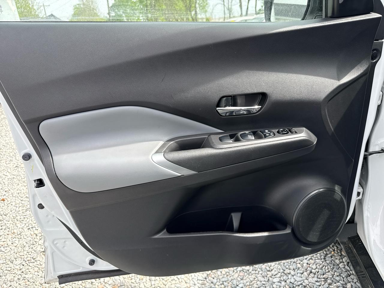 Nissan Kicks SR 4D SUV FWD 2021