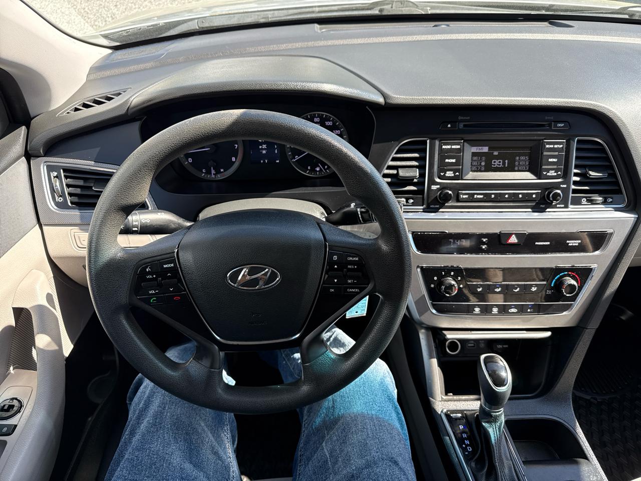 Hyundai Sonata SE 2.4L 2017