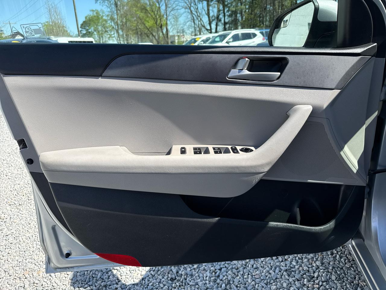 Hyundai Sonata SE 2.4L 2017