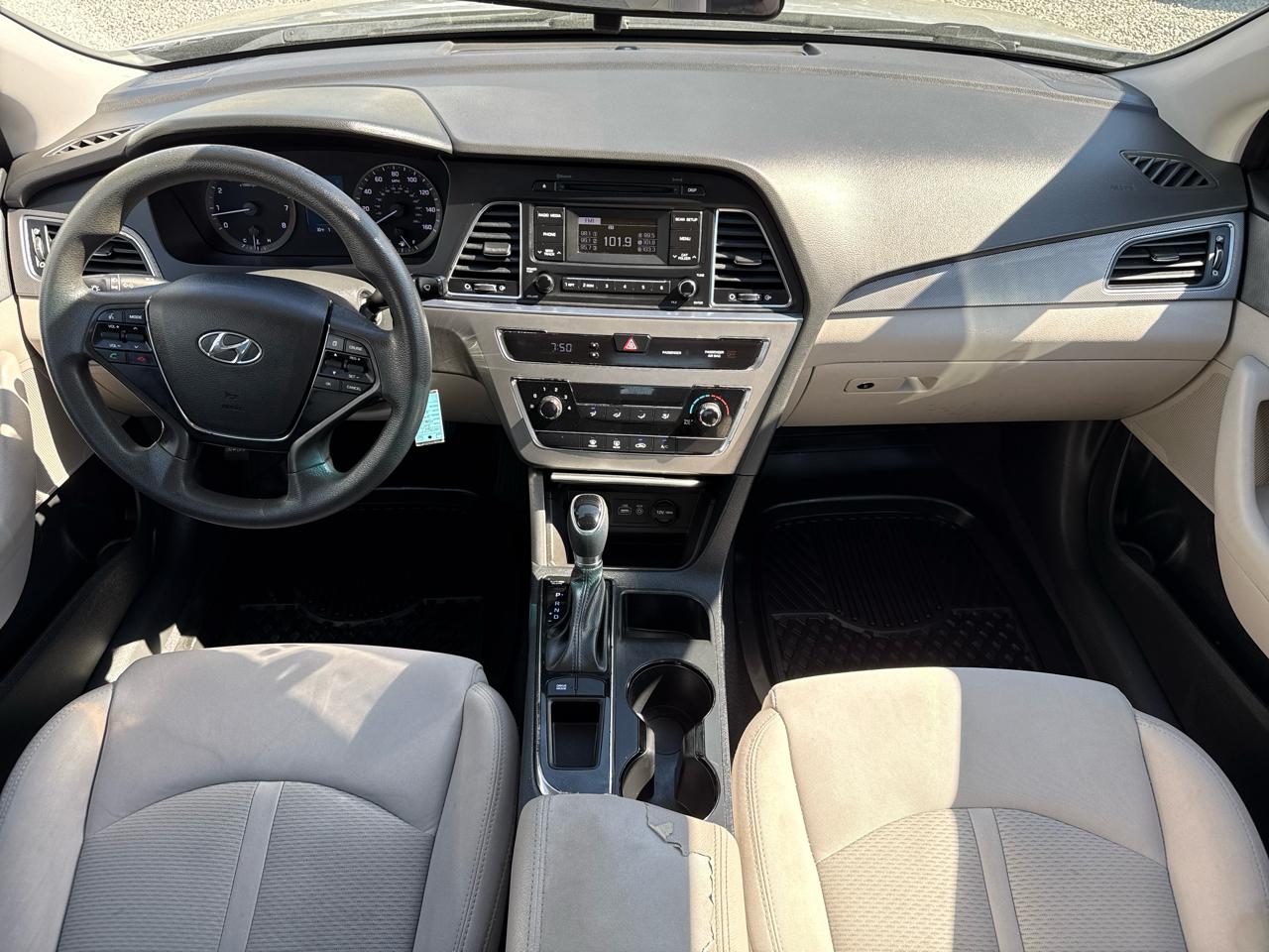 Hyundai Sonata SE 2.4L 2017