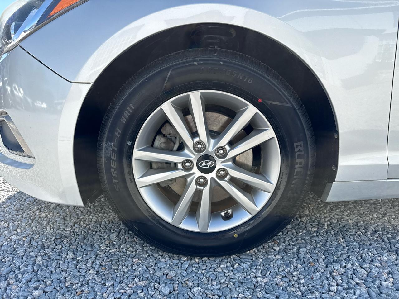 Hyundai Sonata SE 2.4L 2017