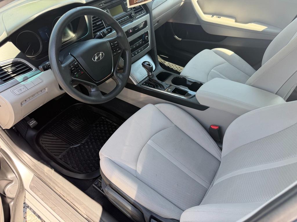 Hyundai Sonata SE 2.4L 2017