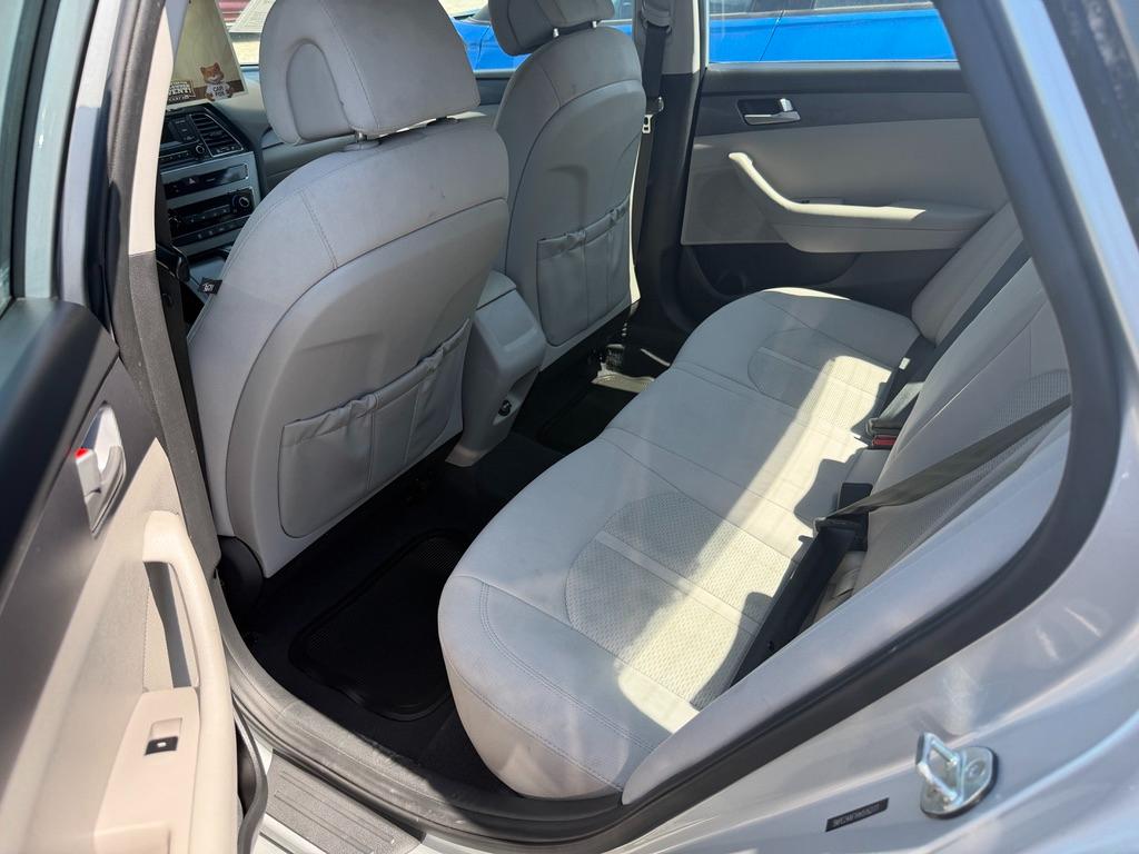 Hyundai Sonata SE 2.4L 2017
