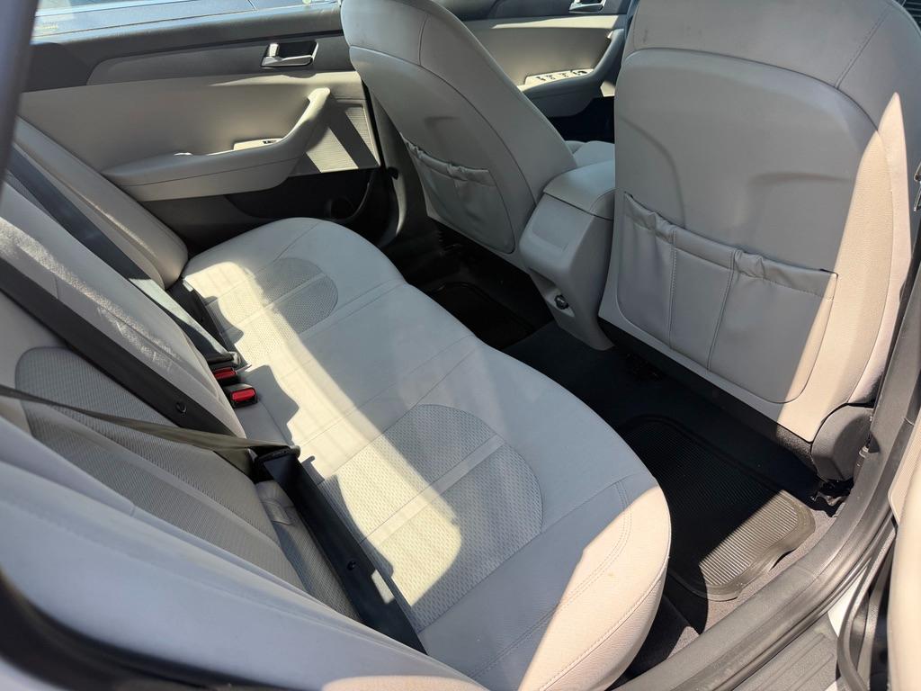 Hyundai Sonata SE 2.4L 2017