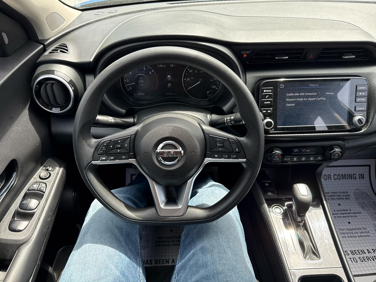 Nissan Kicks SV 4D SUV FWD 2021