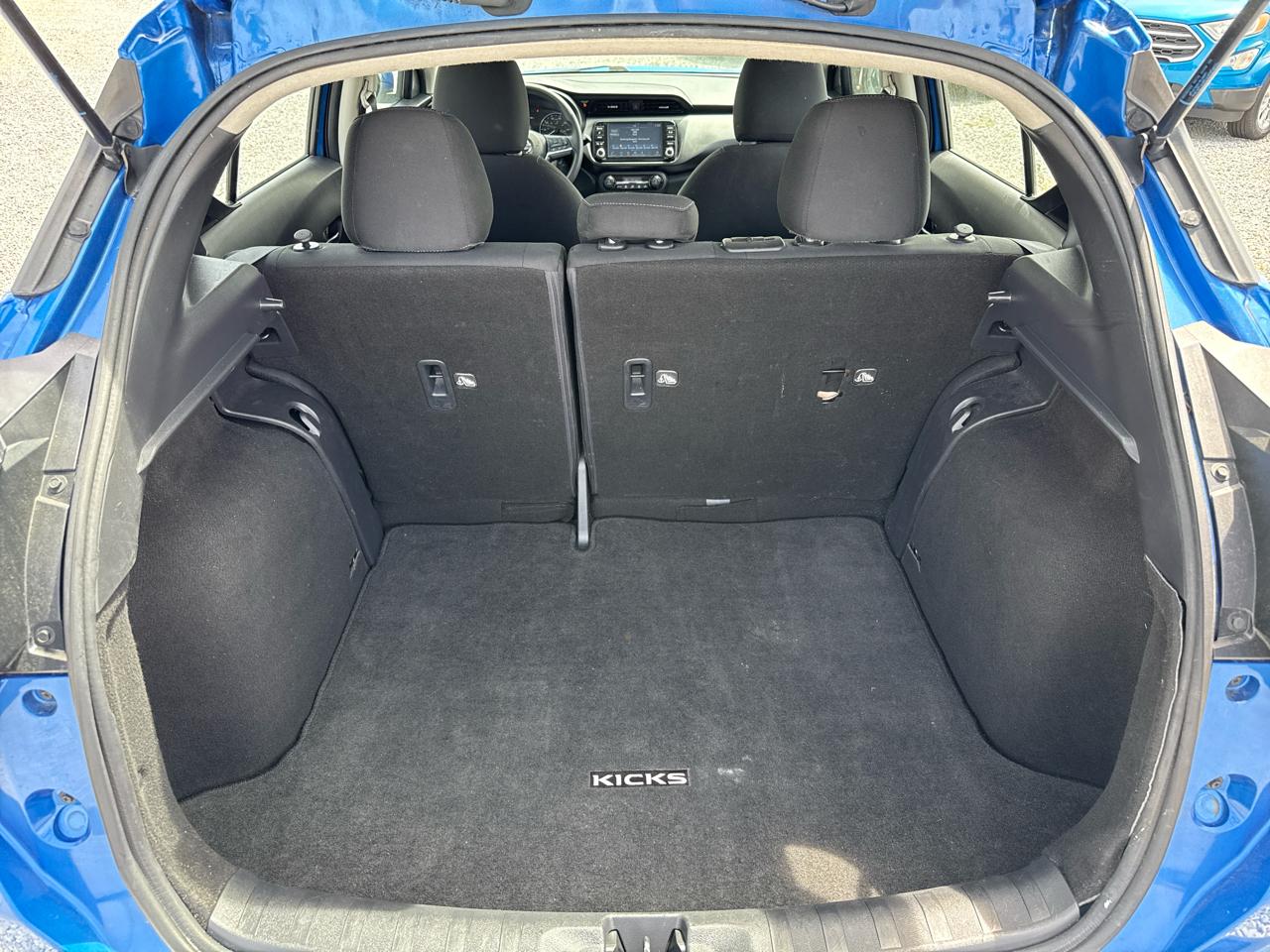 Nissan Kicks SV 4D SUV FWD 2021