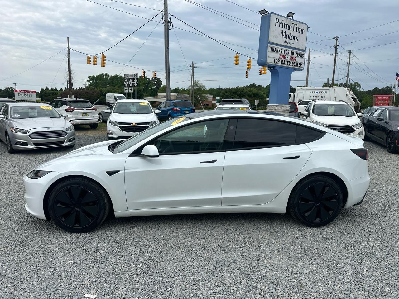 Tesla Model 3  2025