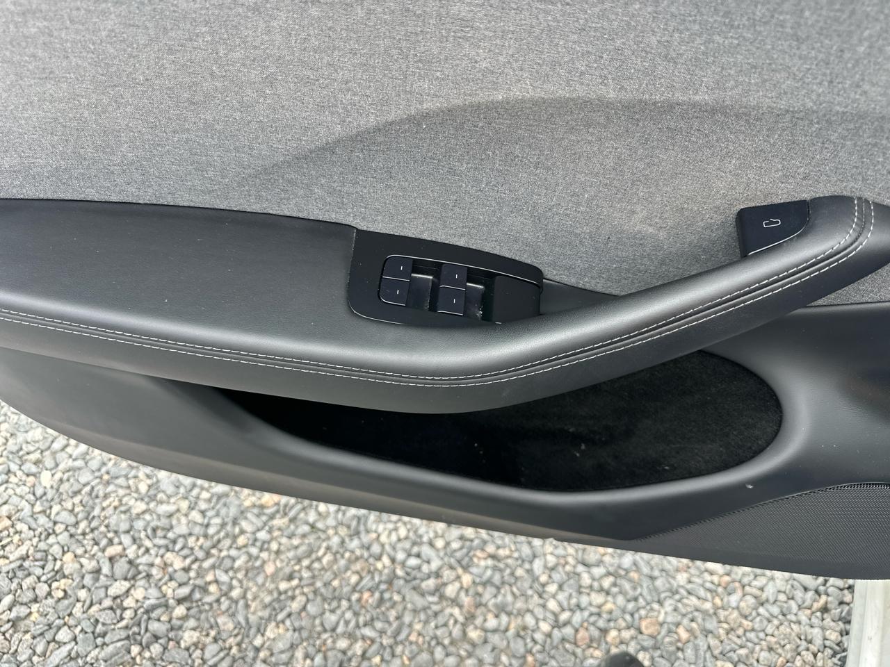Tesla Model 3  2025