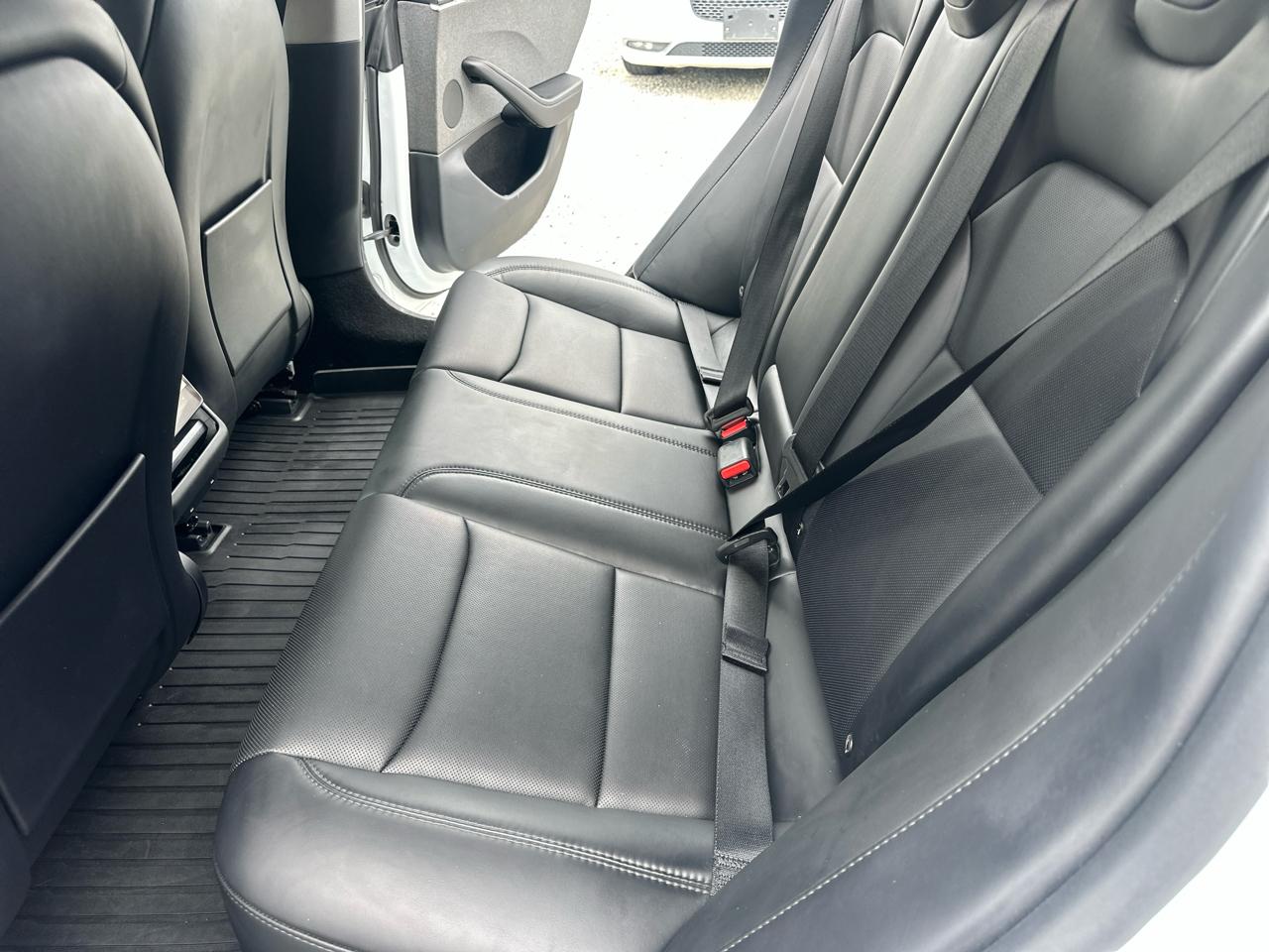 Tesla Model 3  2025