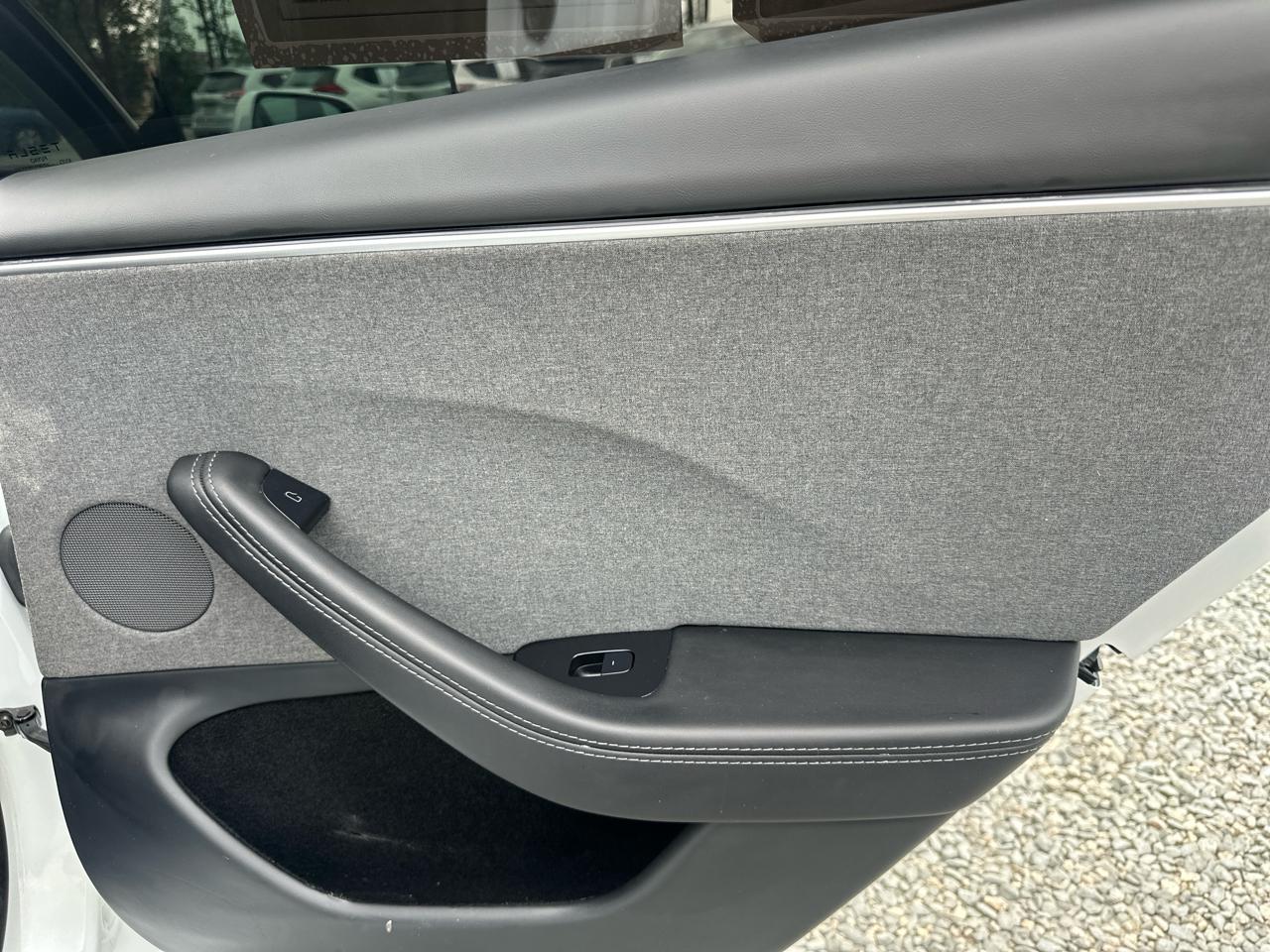 Tesla Model 3  2025