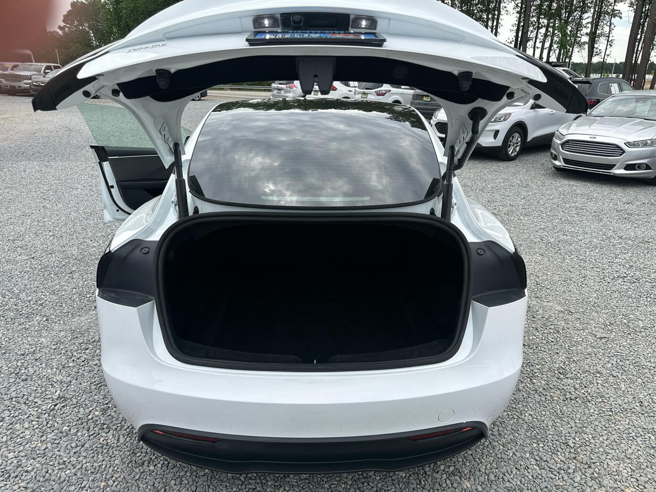 Tesla Model 3  2025