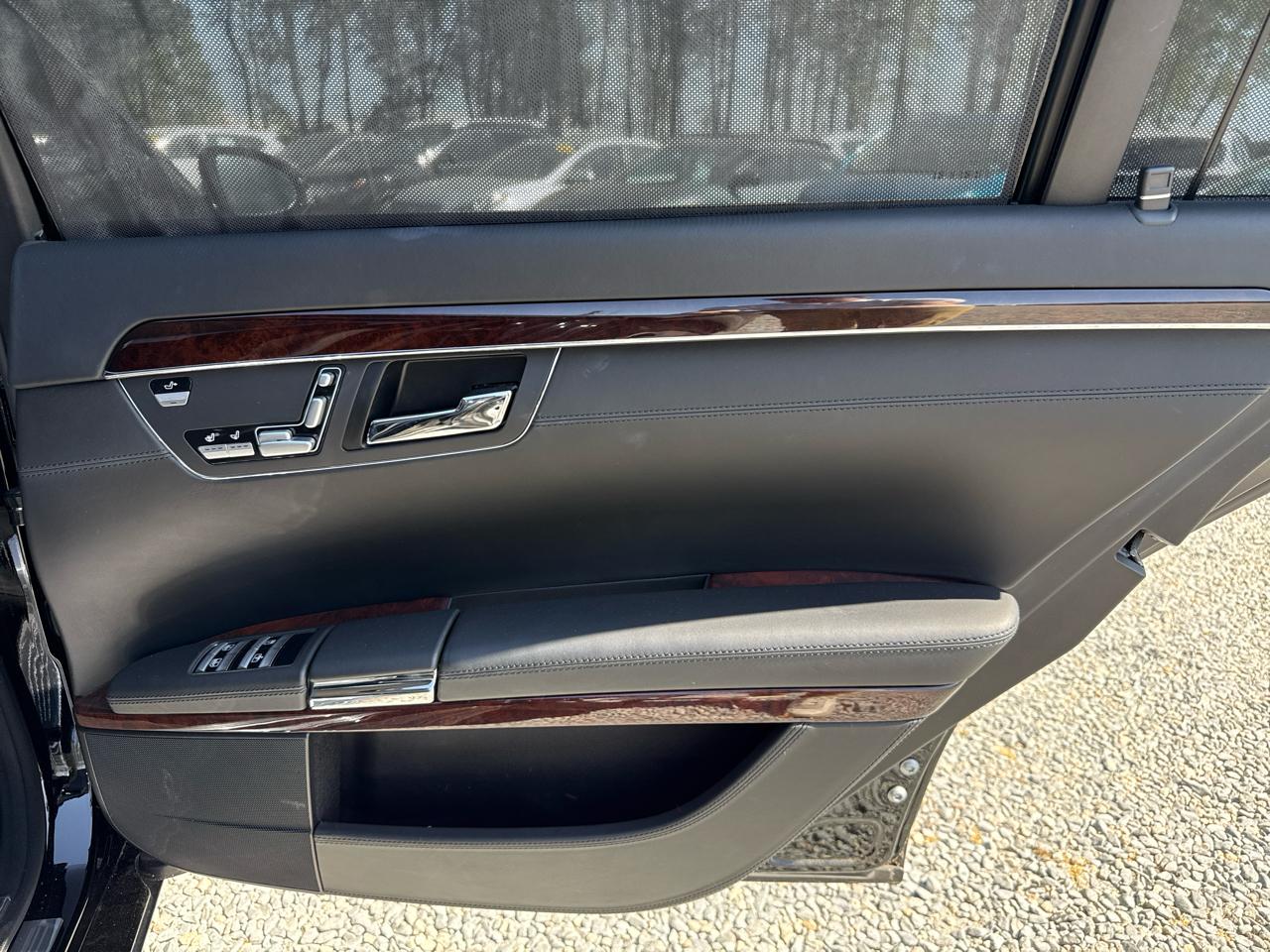 Mercedes-Benz S-Class  2007