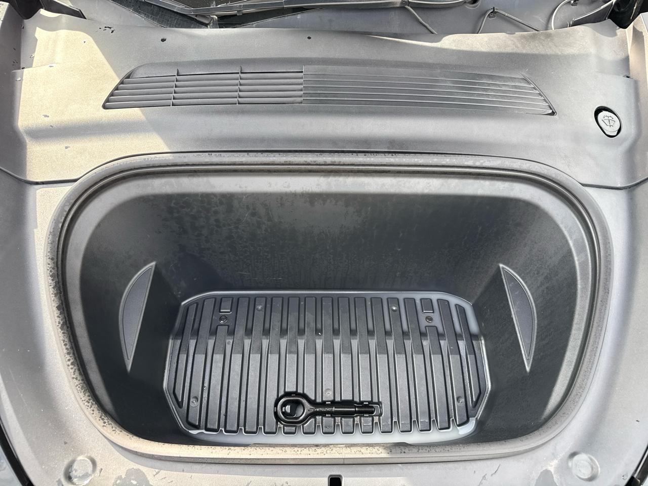 Tesla Model Y  2020