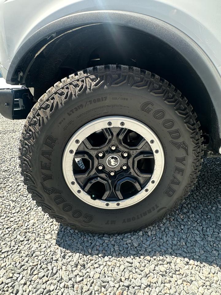 Ford Bronco 4WD 2dr Wagon Custom 2021
